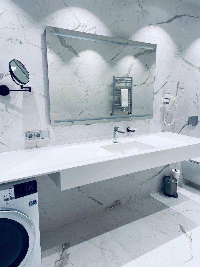 Roze Republikas Apartments เลียปาญา ภายนอก รูปภาพ